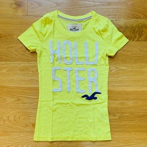 Hollister Tee in Yellow